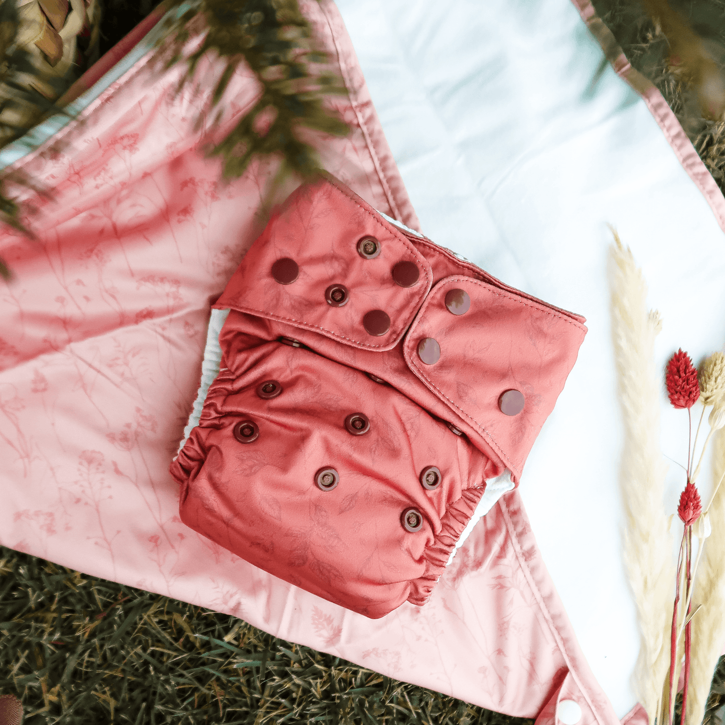 HugInOne double gusset Terra cotta Leaves - heritagehug