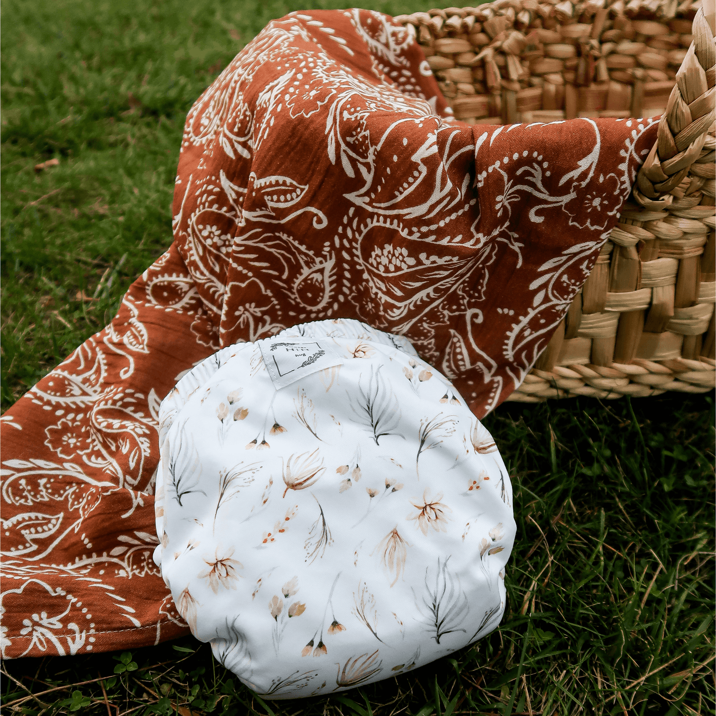 Dainty Meadow HugInOne - heritagehug