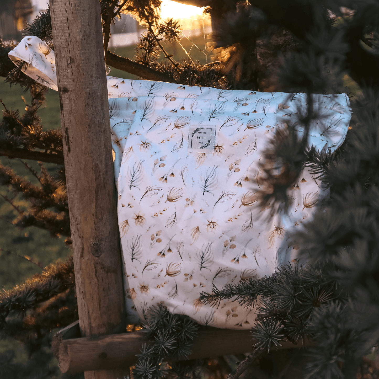 Reusable Wetbag " Dainty Meadow" - heritagehug